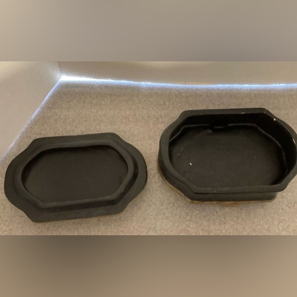 Echo Point ceramic colorful butterfly trinket box decor - Picture 6 of 6